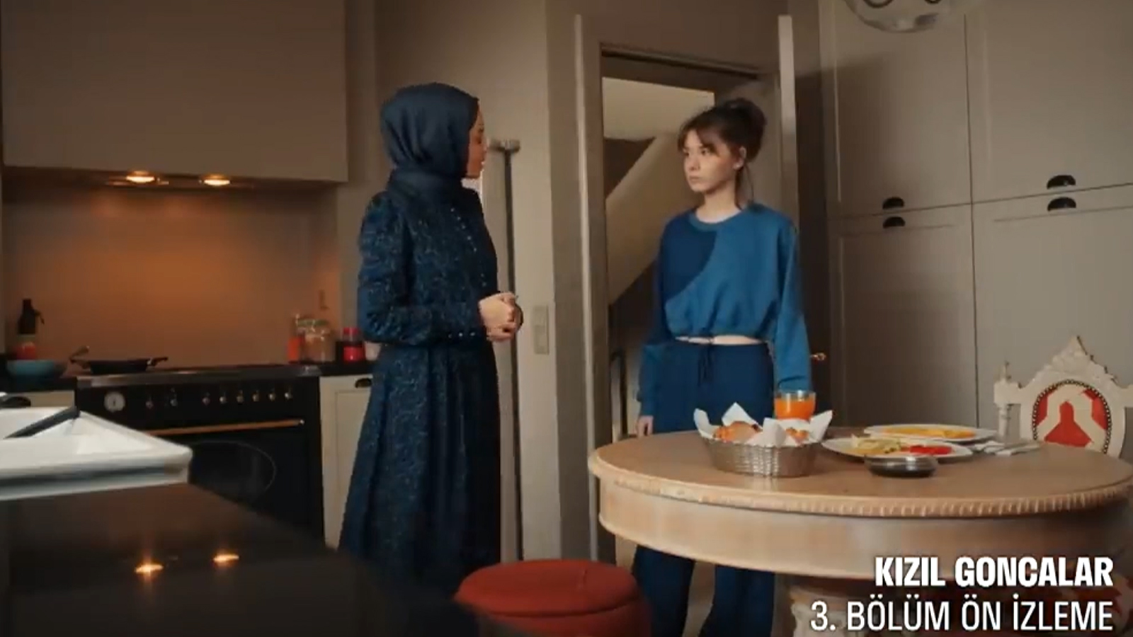 Kızıl Goncalar Dizi Sahnesi