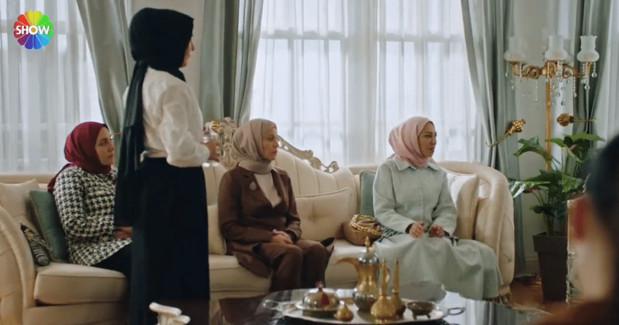 Kızılcık Şerbeti Dizi Sahnesi